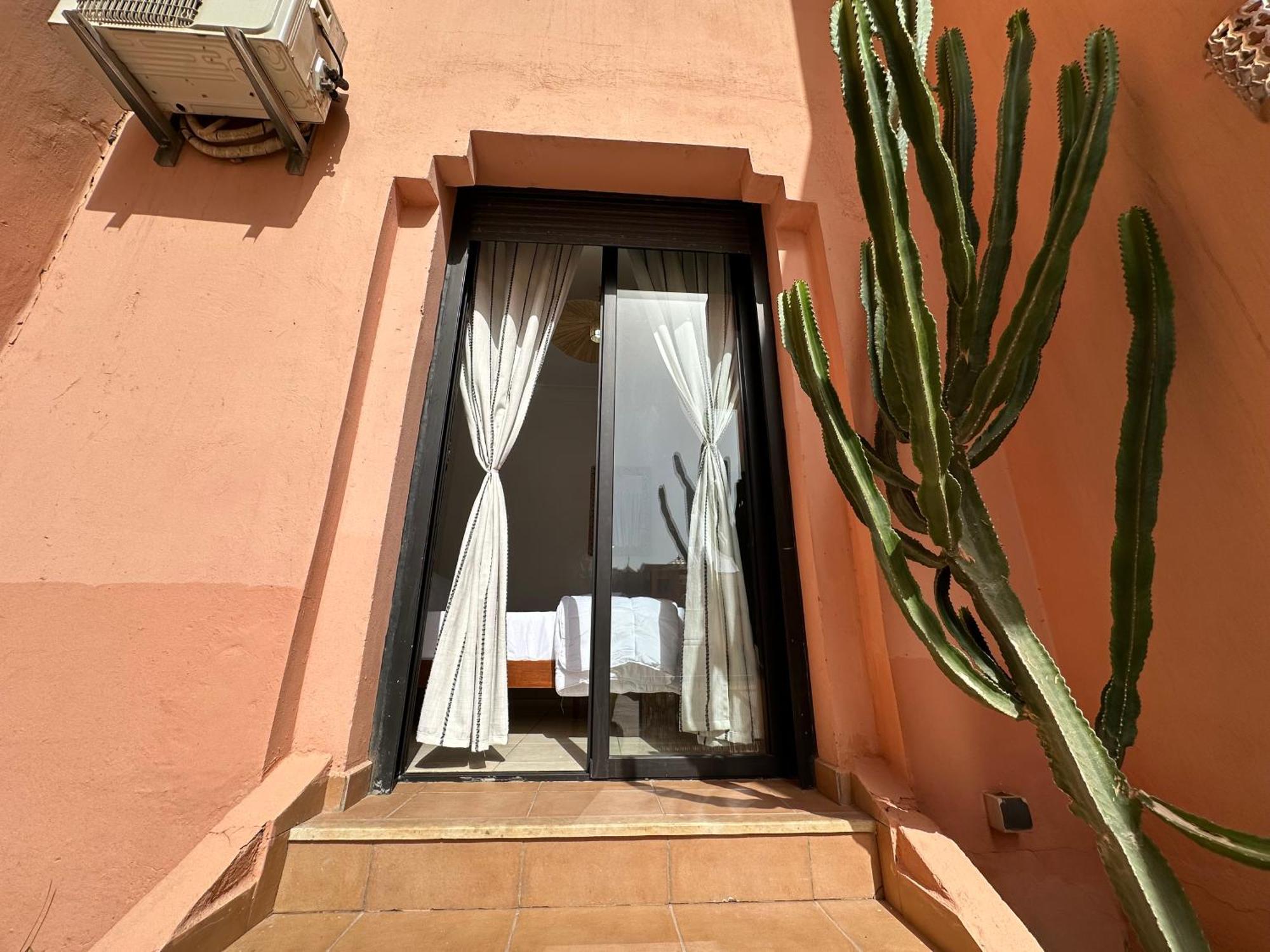 Appartement Oasis De Detente Avec Terrasse Et Vue Sur Piscine *